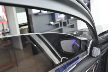 BMW 750Li xDrive 윈도우 틴팅 재시공 전면 퀀텀 28%, 측면 1열 티타늄 16% - 솔라가드 프리미엄 동대문점 / 서울 동대문구 답십리동
