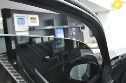 2017 BMW X5 xDrive 30d (F15) 솔라가드 퀀텀으로 전체 재시공 아이나비 블랙박스 QXD3000 - 솔라가드 프리미엄 동대문점 / 서울 동대문구 답십리동