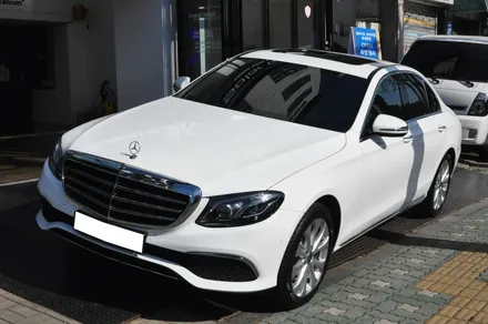 메르세데스 벤츠 E220d(W213) 익스클루시브 솔라가드 퀀텀 시공 - 솔라가드 프리미엄 동대문점 / 서울 동대문구 답십리동