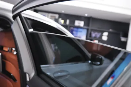 BMW 740Li xDrive M 스포츠 - 솔라가드 프리미엄 퀀텀 재시공 (서비스 필름 뜯어버리기) / 서울 동대문구 답십리동