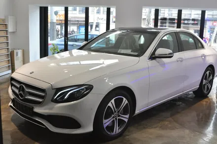 2019 Mercedes E300 아방가르드 스탠다드 솔라가드 프리미엄 퀀텀 시공 - 강북솔라가드 동대문점 / 서울 동대문구 답십리동