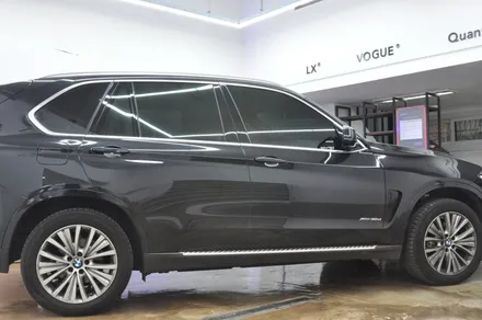 2017 BMW X5 xDrive 30d (F15) 솔라가드 퀀텀으로 전체 재시공 아이나비 블랙박스 QXD3000 - 솔라가드 프리미엄 동대문점 / 서울 동대문구 답십리동