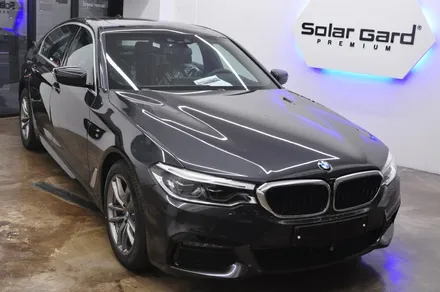 BMW 5 Series (G30) 솔라가드 최상위 등급 LX 시공 + 퀀텀 블랙 8% - 솔라가드 프리미엄 동대문점 / 서울 동대문구 답십리동