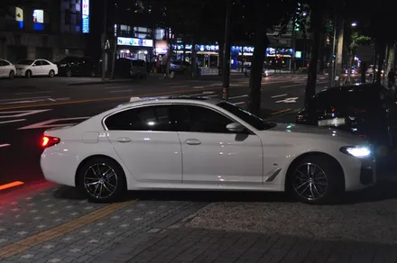 BMW 523d M 스포츠 패키지 솔라가드 프리미엄 퀀텀 윈도우 틴팅 시공 - 더엘엑스 동대문점 / 서울 동대문구 답십리동