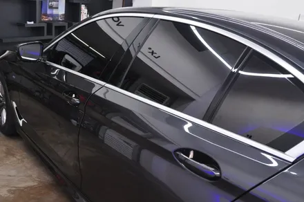 BMW 5 Series (G30) 솔라가드 최상위 등급 LX 시공 + 퀀텀 블랙 8% - 솔라가드 프리미엄 동대문점 / 서울 동대문구 답십리동