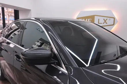 BMW 520i 전면 유리 교체 후 퀀텀 썬팅과 아이나비 블랙박스 시공 - 더엘엑스 동대문점 / 서울 동대문구 답십리동
