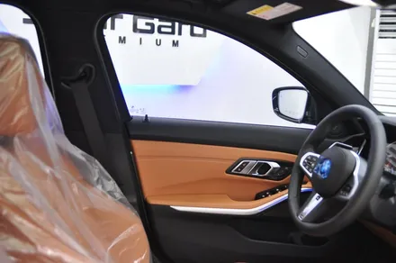 완전히 새로워진 2019 BMW 330i - 솔라가드 프리미엄 동대문점 윈도우 틴팅 (Quantum / 서울 동대문구 답십리동