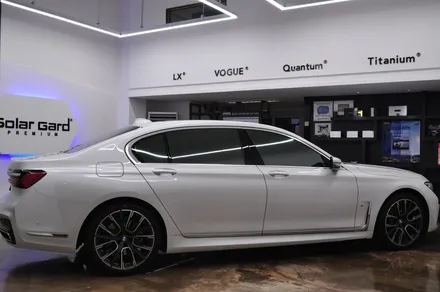 BMW 740Li xDrive M 스포츠 - 솔라가드 프리미엄 퀀텀 재시공 (서비스 필름 뜯어버리기) / 서울 동대문구 답십리동