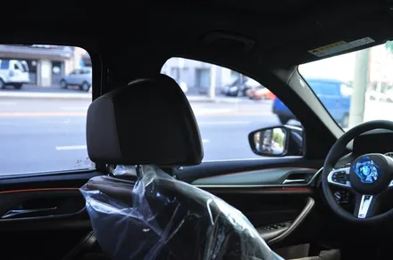 BMW 5 Series (G30) 솔라가드 최상위 등급 LX 시공 + 퀀텀 블랙 8% - 솔라가드 프리미엄 동대문점 / 서울 동대문구 답십리동