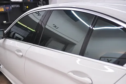 BMW 523d M 스포츠 패키지 솔라가드 프리미엄 퀀텀 윈도우 틴팅 시공 - 더엘엑스 동대문점 / 서울 동대문구 답십리동