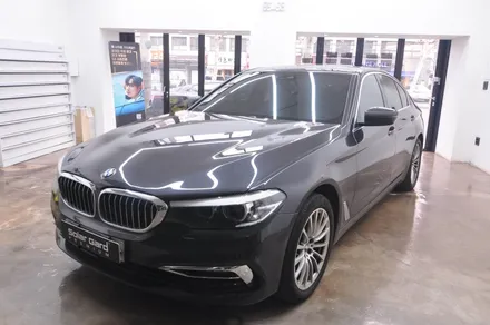 BMW 520i 전면 유리 교체 후 퀀텀 썬팅과 아이나비 블랙박스 시공 - 더엘엑스 동대문점 / 서울 동대문구 답십리동