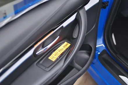 BMW M4 쿠페 한정판 헤리티지 에디션 - 솔라가드 프리미엄 THE LX 동대문점 신차 패키지 / 서울 동대문구 답십리동