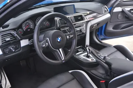 BMW M4 쿠페 한정판 헤리티지 에디션 - 솔라가드 프리미엄 THE LX 동대문점 신차 패키지 / 서울 동대문구 답십리동