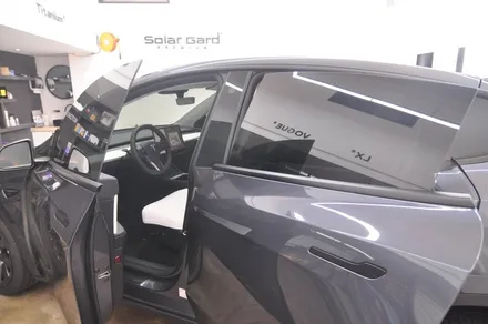 심플한 SUV 전기차 테슬라 모델 Y - 더엘엑스 동대문점의 LX 시공기 / 서울 동대문구 답십리동