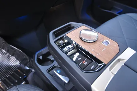 BMW 플래그십 전기차 ix XDrive 40 솔라가드 프리미엄 더엘엑스 동대문점의 신차 패키지 - 퀀텀 전체시공 / 서울 동대문구 답십리동