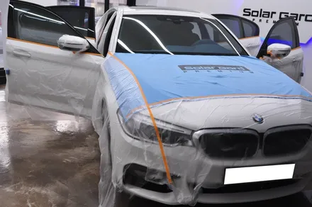 BMW 5시리즈, 520d 솔라가드 퀀텀 전체 재시공 - 딜러표 저렴한 서비스 필름 뜯어내기 / 서울 동대문구 답십리동