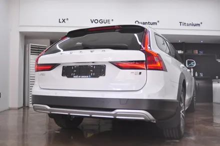 볼보 V90 크로스컨트리 B5 솔라가드 프리미엄 퀀텀 신차 패키지 - THE LX 동대문점 / 서울 동대문구 답십리동