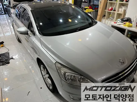 푸조 508 기존 루프스킨 제거 후 재시공 [3M 2080 - Gloss Black] 블랙유광 루프스킨 / 고양 덕양구, 일산, 파주