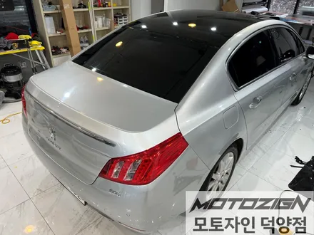 푸조 508 기존 루프스킨 제거 후 재시공 [3M 2080 - Gloss Black] 블랙유광 루프스킨 / 고양 덕양구, 일산, 파주