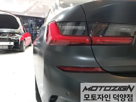 BMW 330e 에이버리 사틴 블랙 락 그레이 메탈릭 전체 랩핑 시공완료!!덕양구랩핑 일산랩핑 파주랩핑 삼송랩핑 원흥랩핑 카스킨 랩핑전문점 모토자인 덕양점 !!! / 고양 덕양구, 일산, 파주