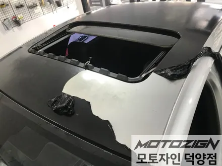 푸조 508 기존 루프스킨 제거 후 재시공 [3M 2080 - Gloss Black] 블랙유광 루프스킨 / 고양 덕양구, 일산, 파주