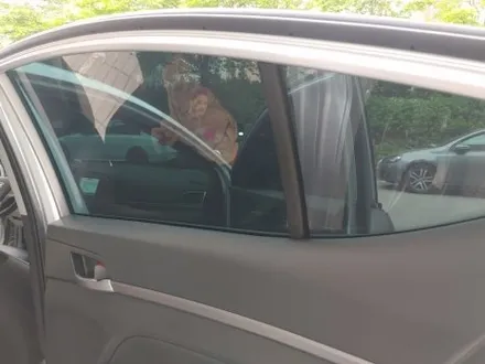 자동차 뒷유리 열선 기포생긴 썬팅 해결방법