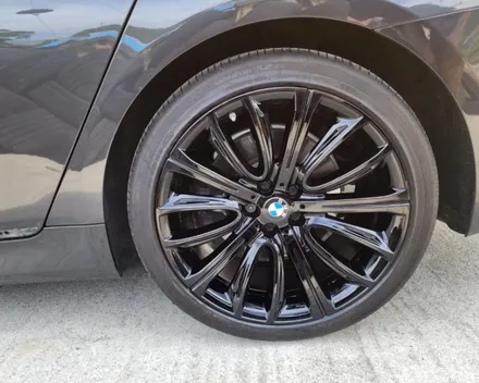 자동차 휠 긁힘 BMW 740i 블랙유광 휠도색 시공작업기! / 원주시 소초면