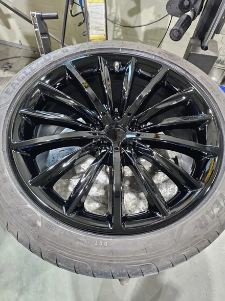 자동차 휠 복원 비용, BMW 530i의 블랙유광 휠도색 정보! / 원주시 소초면