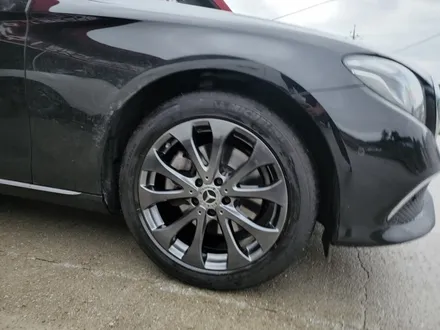 여주휠도색 벤츠E클래스 E220d 블랙크롬 휠도색 휠복원 휠수리 결과! / 원주시 소초면