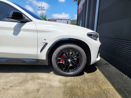 원주 자동차튜닝 BMW X4 블랙유광 휠도색 휠복원 왜케치 범퍼 블랙 하이그로시 도색! / 원주시 소초면