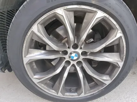 BMW X6 고스트크롬 다크스퍼터링<자동차휠도색><원주휠복원> / 원주시 소초면