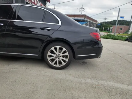 여주휠도색 벤츠E클래스 E220d 블랙크롬 휠도색 휠복원 휠수리 결과! / 원주시 소초면