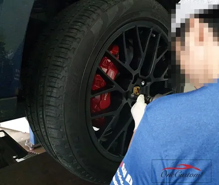 수입차휠복원 충주 휠복원 포르쉐 마칸 휠도색 블랙무광 캘리퍼도색 레드 / 원주시 소초면