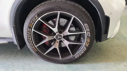 휠카본수전사 벤츠 GLC43 AMG 휠도색 블랙카본수전사 휠캡도색 시공과정! / 원주시 소초면