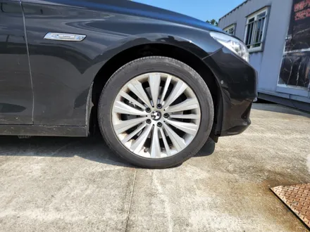 자동차 휠기스 BMW 6GT 고스트크롬 다크스퍼처링 휠도색 휠복원 휠수리 시공과정! / 원주시 소초면