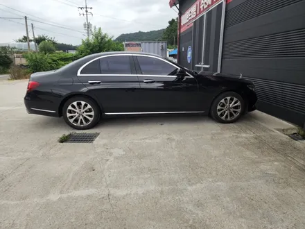 여주휠도색 벤츠E클래스 E220d 블랙크롬 휠도색 휠복원 휠수리 결과! / 원주시 소초면
