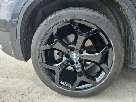 원주휠복원 BMW X5 블랙유광 휠도색 작업 사진 입니다! / 원주시 소초면