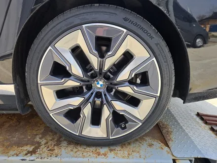 원주휠도색 BMW i7 블랙유광 휠도색 작업 입니다! / 원주시 소초면