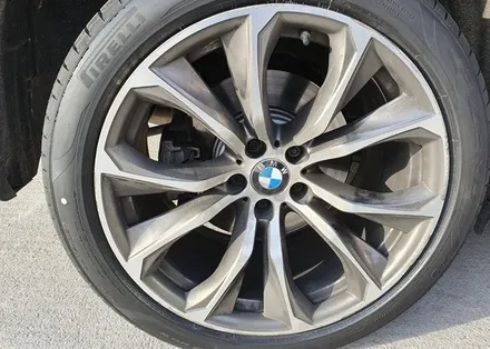 휠도색비용 BMW X6 고스트크롬 다크스퍼터링 하이퍼블랙 휠복원 휠수리 시공과정은? / 원주시 소초면