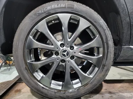 여주휠도색 벤츠E클래스 E220d 블랙크롬 휠도색 휠복원 휠수리 결과! / 원주시 소초면