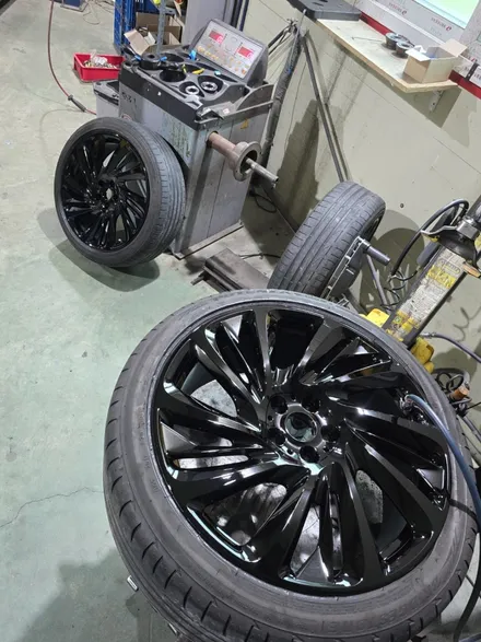 춘천휠도색 BMW I8 블랙유광 휠도색 작업하기! / 원주시 소초면