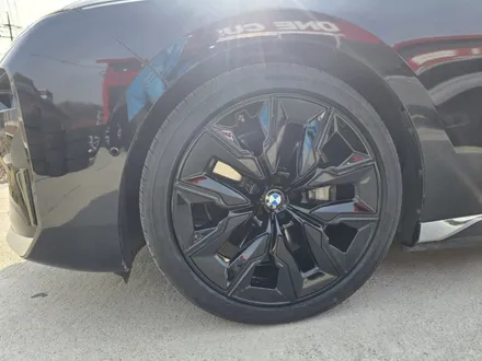 원주휠도색 BMW i7 블랙유광 휠도색 작업 입니다! / 원주시 소초면