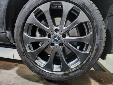 여주휠도색 벤츠E클래스 E220d 블랙크롬 휠도색 휠복원 휠수리 결과! / 원주시 소초면