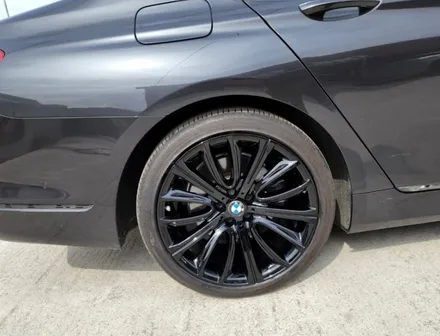 자동차 휠 긁힘 BMW 740i 블랙유광 휠도색 시공작업기! / 원주시 소초면