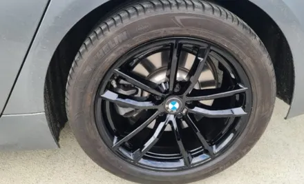 충주휠도색 BMW 520D 유광블랙 휠도색 작업 사진 입니다! / 원주시 소초면