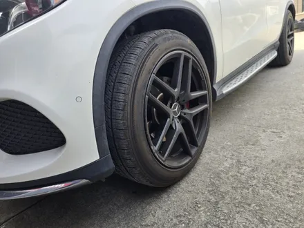 원주휠복원 벤츠 GLE 350D 블랙유광 휠도색 작업 전후사진! / 원주시 소초면