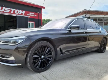 자동차 휠 긁힘 BMW 740i 블랙유광 휠도색 시공작업기! / 원주시 소초면