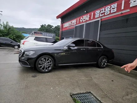 여주휠도색 벤츠E클래스 E220d 블랙크롬 휠도색 휠복원 휠수리 결과! / 원주시 소초면