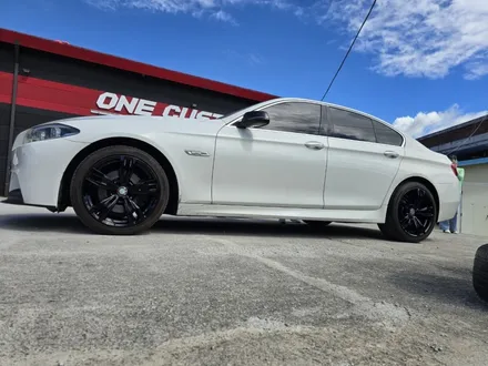 원주휠복원 까진 휠도 BMW 520D 유광블랙 휠도색 가능합니다! / 원주시 소초면