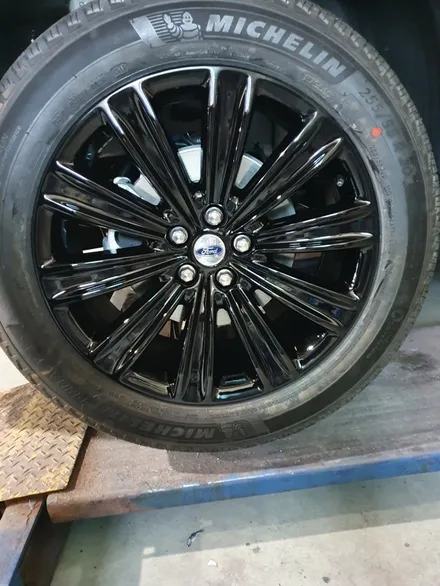 자동차도색비용 포드익스플로러 블랙유광 휠도색! / 원주시 소초면